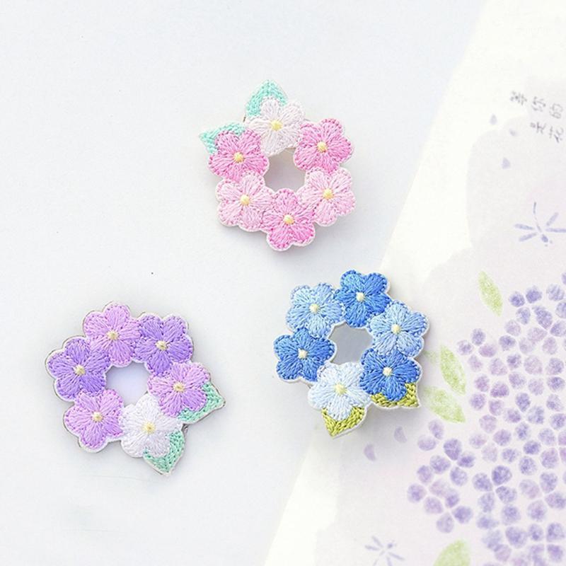 Gift Wrap 3Colors Garland Embroidery Patch Fabric Sticker For DIY Clothing Bag Mobile Cup Decoration Adhesive Repair Label Accessories
Gift Wrap 3Colors Garland Embroidery Patch Fabric Sticker For DIY Clothing Bag Mobile Cup Decoration Adhesive Repair Label Accessories