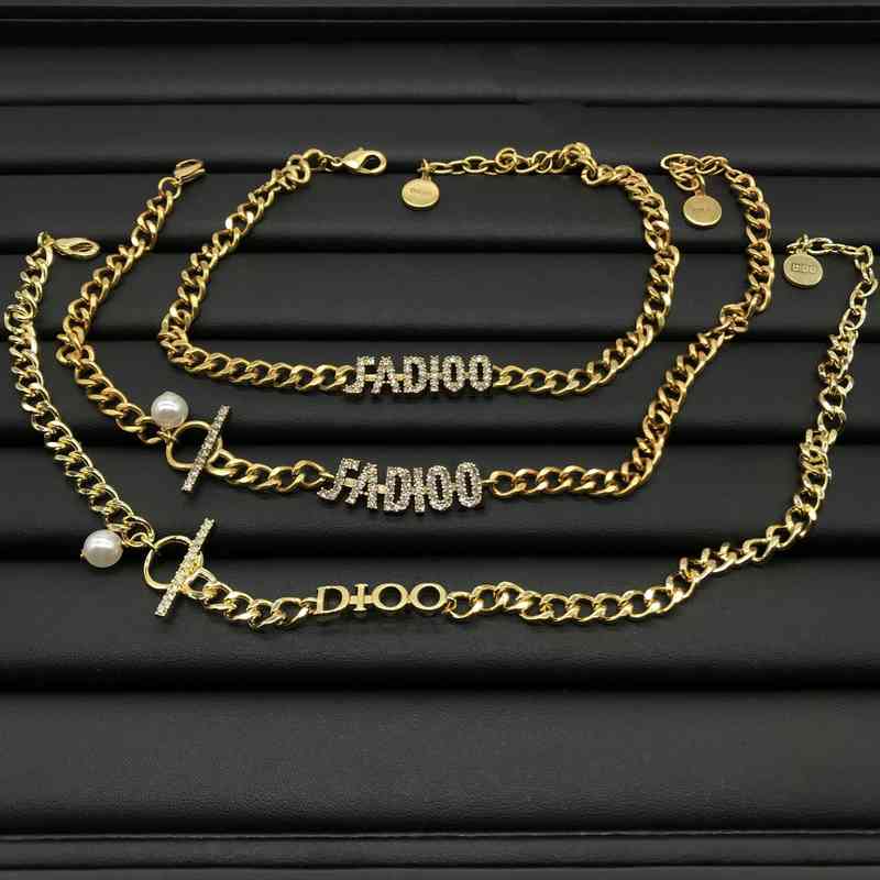 72% OFF family Necklace Dijia New Pearl letter diamond necklace high version fashion temperament net red same style
72% OFF family Necklace Dijia New Pearl letter diamond necklace high version fashion temperament net red same style