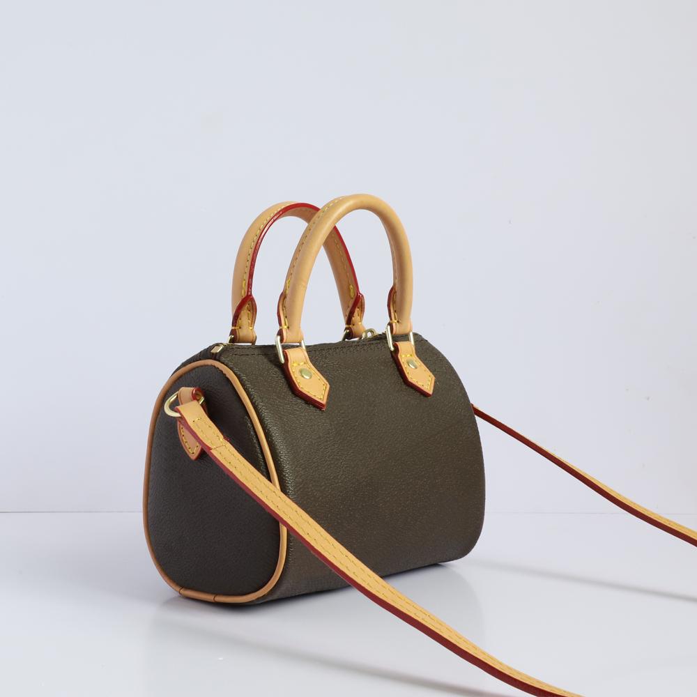 YQ Women Designers Bags 2021 Speedy30 Duffle Outdoor Packs Tote travel bag hand trip luggage men Leather handbags crossbody totes
YQ Women Designers Bags 2021 Speedy30 Duffle Outdoor Packs Tote travel bag hand trip luggage men Leather handbags crossbody totes