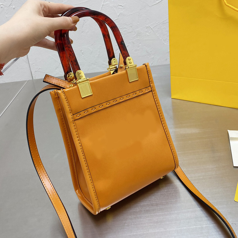 Handbag Women Luxurys Designers Bag 2021 Shoulder Bags Mini Tote Plain Letter Amber Handle Totes Purse Golden Hardware Fashion, No bags;make up the difference
Handbag Women Luxurys Designers Bag 2021 Shoulder Bags Mini Tote Plain Letter Amber Handle Totes Purse Golden Hardware Fashion, No bags;make up the difference