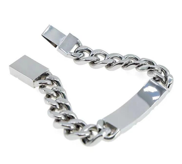 Toplo uis avuit ton Charm Bracelets Titanium steel bracelet Gift box send packing designer
Toplo uis avuit ton Charm Bracelets Titanium steel bracelet Gift box send packing designer