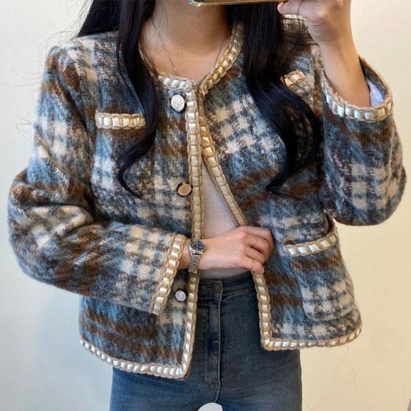 Women's Jackets Jacket Women 2021 Korean Fashion Retro Plaid Print O Neck Contrast Color Trim Design Tweed Loose Warm Woolen Coat, Black;brown
Women's Jackets Jacket Women 2021 Korean Fashion Retro Plaid Print O Neck Contrast Color Trim Design Tweed Loose Warm Woolen Coat, Black;brown