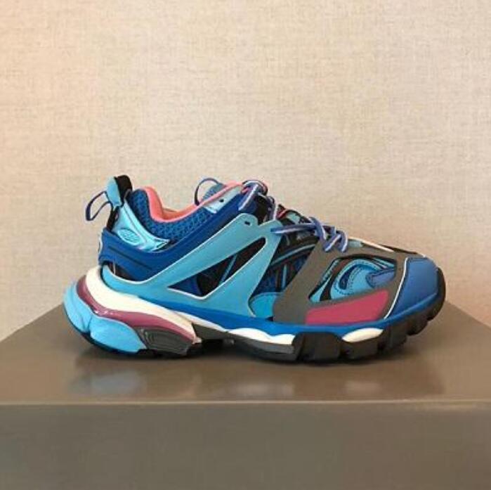 Luxury brand Designer Women Men Cusual Shoes Track 3.0 Sneakers leather Trainers Nylon Printed 3M Triple S Platform Fashion Top Quality With Box, Color 1
Luxury brand Designer Women Men Cusual Shoes Track 3.0 Sneakers leather Trainers Nylon Printed 3M Triple S Platform Fashion Top Quality With Box, Color 1