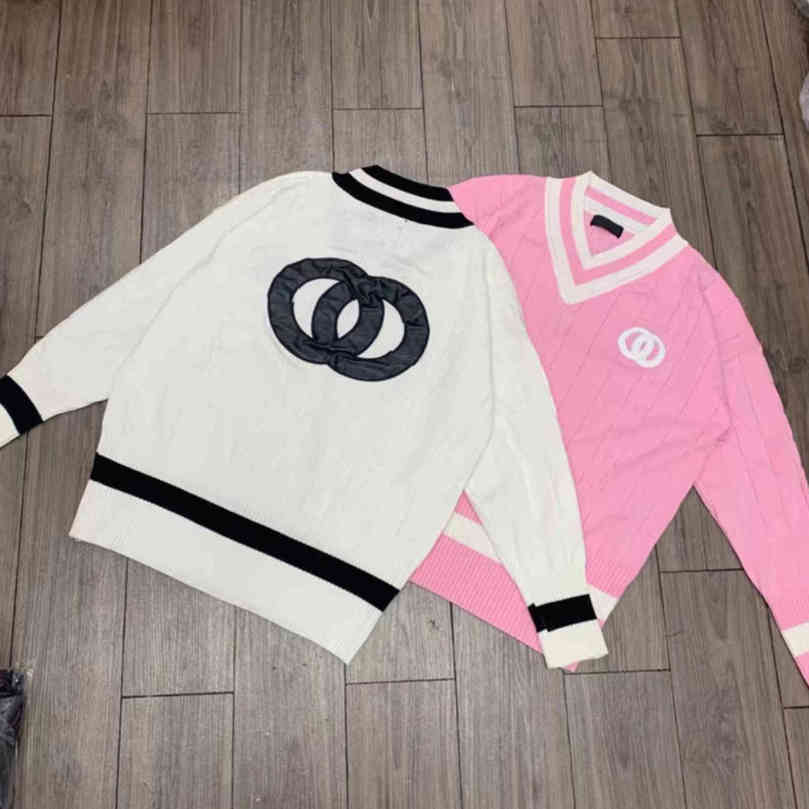 Designer wool knits sweater women V-neck knit sweaters shirt high-end brand pullover letter logo crochet mujer tech fleece hoodie winter womens casual clothing a1
Designer wool knits sweater women V-neck knit sweaters shirt high-end brand pullover letter logo crochet mujer tech fleece hoodie winter womens casual clothing a1