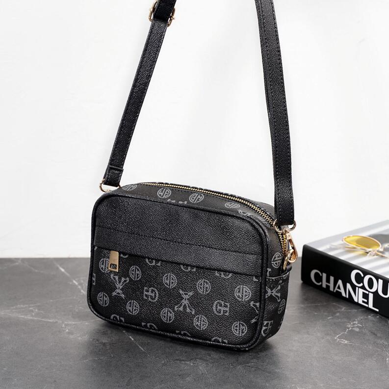 men handbag original design printed mens shoulder bag outdoor leisure leather messenger bagspersonality contrast printing fashion handbags, Black(boutique box)
men handbag original design printed mens shoulder bag outdoor leisure leather messenger bagspersonality contrast printing fashion handbags, Black(boutique box)