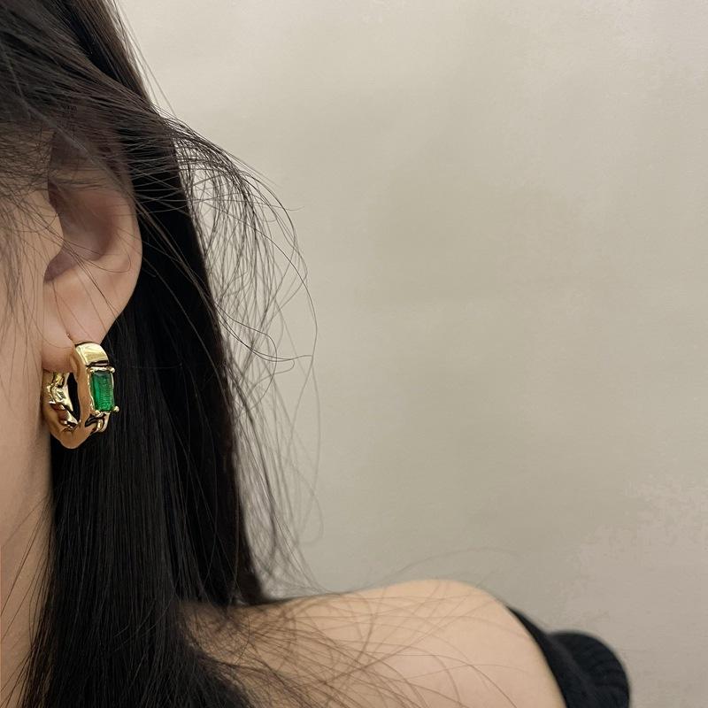 Hoop & Huggie Vintage Irregular Circle Gold/Silver Plated White Green Cubic Zircon Huggies Earrings For Women Jewelry Gift
Hoop & Huggie Vintage Irregular Circle Gold/Silver Plated White Green Cubic Zircon Huggies Earrings For Women Jewelry Gift