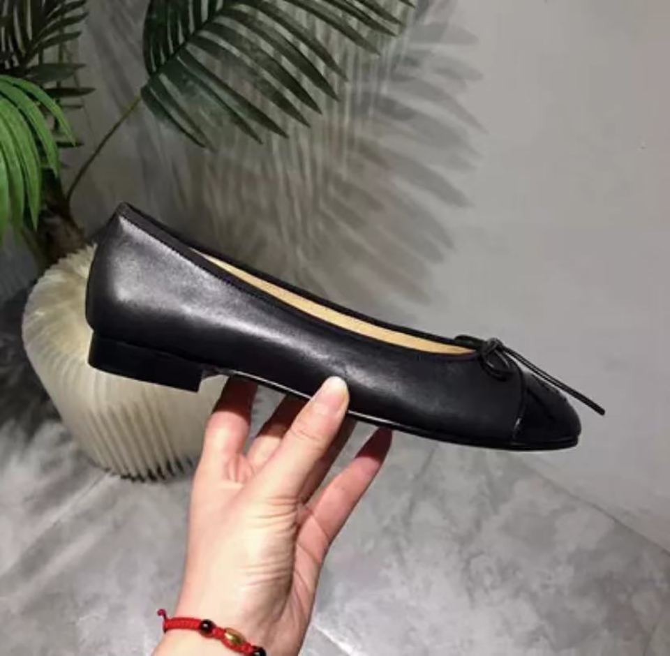 100% Leather 2021 Designers Deluxe Women's Dress ballet Shoes Flat bottom , Casual, Soft Soles, Low Heel,step-in Light Print, 20
100% Leather 2021 Designers Deluxe Women's Dress ballet Shoes Flat bottom , Casual, Soft Soles, Low Heel,step-in Light Print, 20