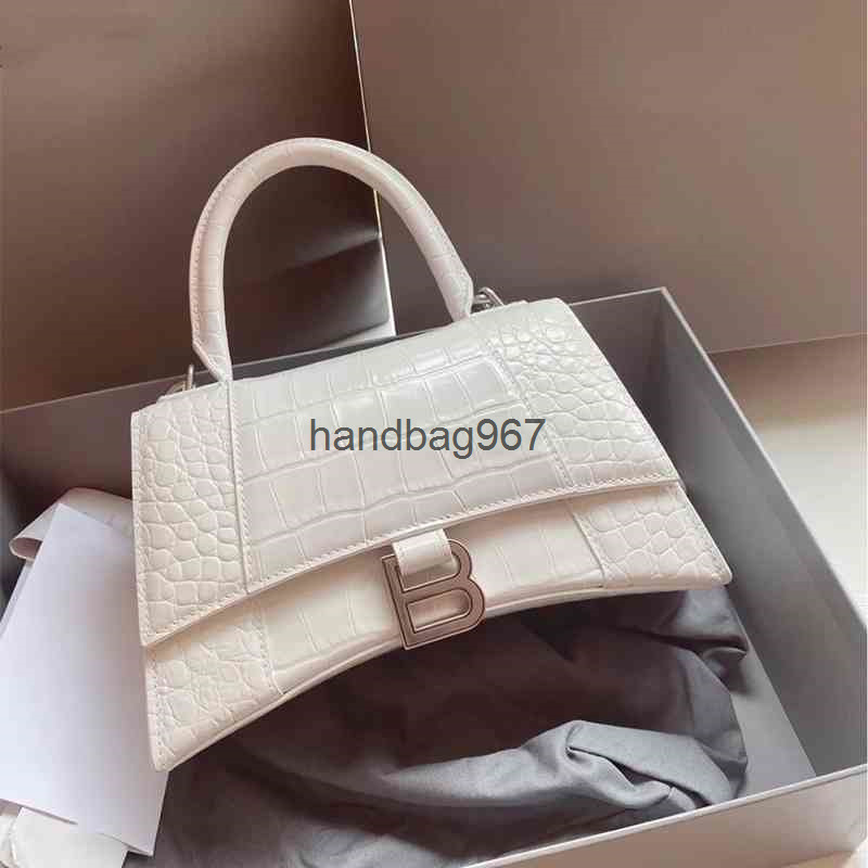 Bags designer b 2022 Designer Balencaigas's Handbags Hourglass Bag Mini High Version B-button Crocodile Leather Women's Single Shoulder Messenger, Cherry powder plain 23cm
Bags designer b 2022 Designer Balencaigas's Handbags Hourglass Bag Mini High Version B-button Crocodile Leather Women's Single Shoulder Messenger, Cherry powder plain 23cm