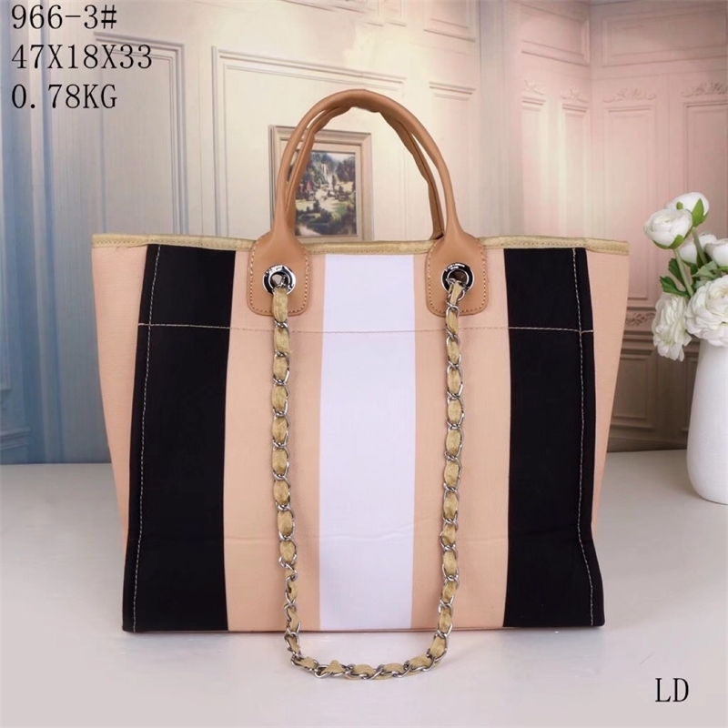 2020 summer new inner patch vertical square single stripe pink large wing canvas women's bag 966
2020 summer new inner patch vertical square single stripe pink large wing canvas women's bag 966