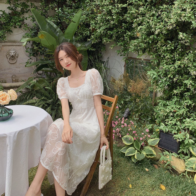 Summer French Vintage White Dress Women Chiffon Square Collar Elegant Embroidery Fairy Lace Dress Korean 210521