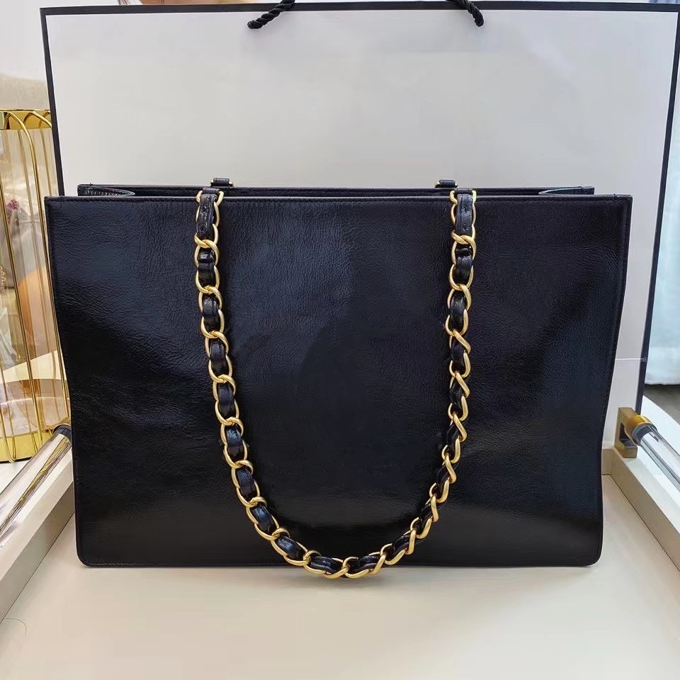 Women Fashion Shoulder Shopping Bag Chain Luxurys Designers Bags Ladies Large Capacity Handbag Genuine Leather High Quality All Match Elegant, Not sold separately
Women Fashion Shoulder Shopping Bag Chain Luxurys Designers Bags Ladies Large Capacity Handbag Genuine Leather High Quality All Match Elegant, Not sold separately