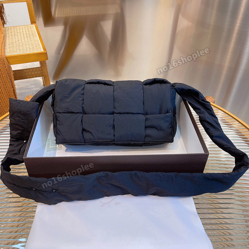 premium tofu bag cassette handbag woven new designer luxury woman shoulder bags lady wallet purse winter musthave, No bag
premium tofu bag cassette handbag woven new designer luxury woman shoulder bags lady wallet purse winter musthave, No bag