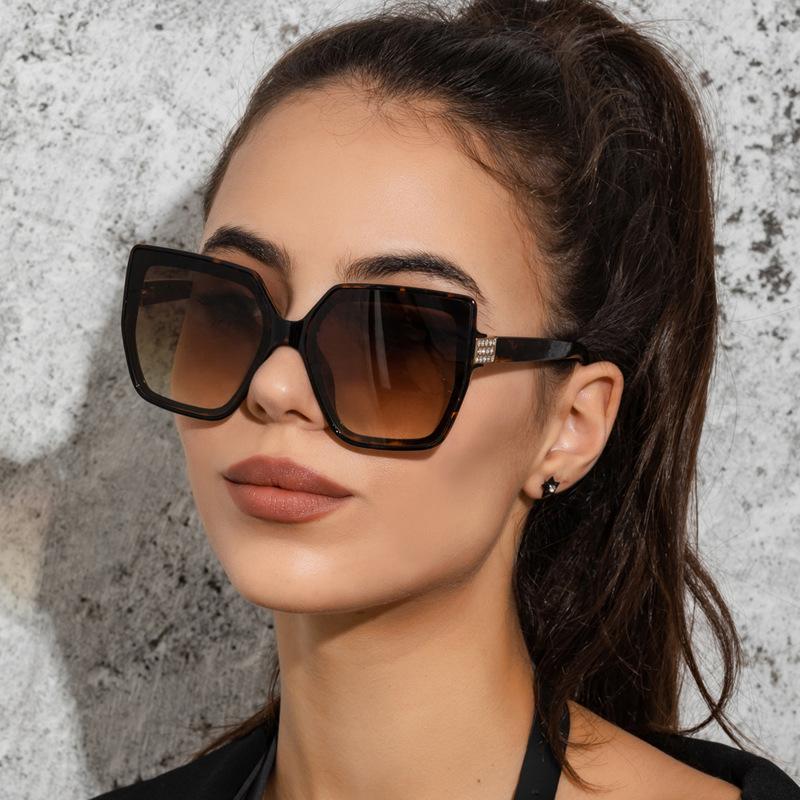 Sunglasses 2022 Vintage Leopard Square Women Fashion Big Frame Luxury Diamond Sun Glasses Female Black Shades
Sunglasses 2022 Vintage Leopard Square Women Fashion Big Frame Luxury Diamond Sun Glasses Female Black Shades