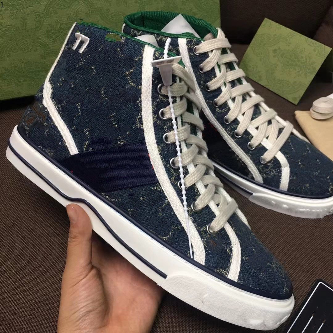 Women's Tennis 1977 sneaker with Web green and red luxury fashion training design in cotton men's sizes 35-46 MJKff002
Women's Tennis 1977 sneaker with Web green and red luxury fashion training design in cotton men's sizes 35-46 MJKff002