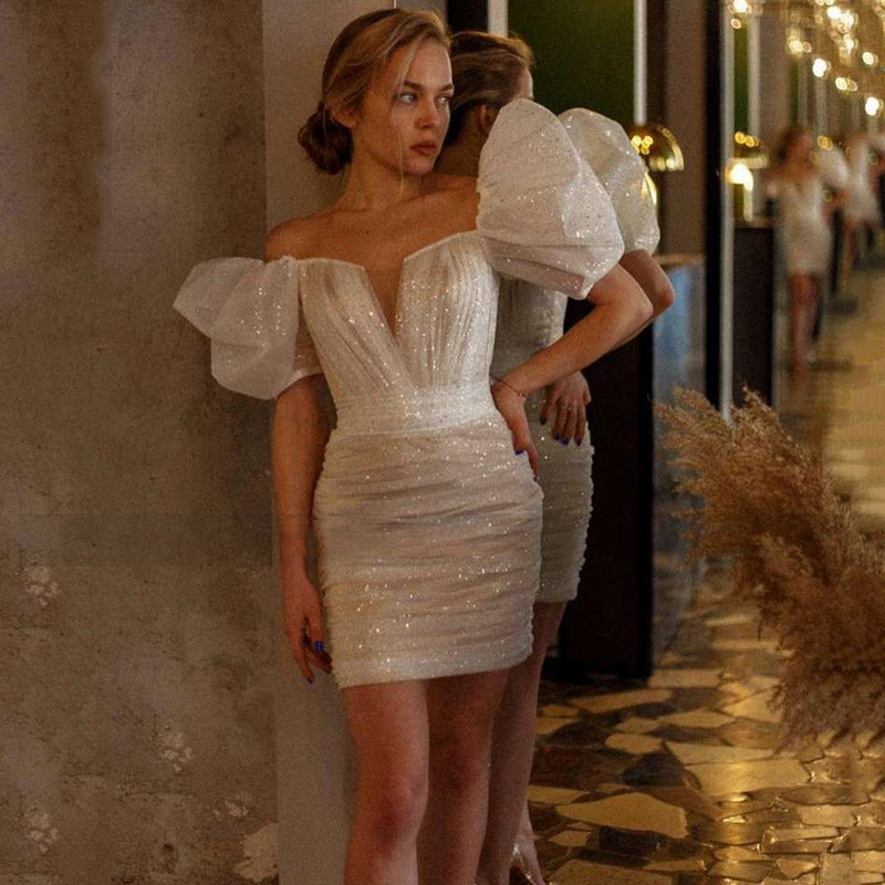 Sparkly Sequined White Sexy Short Wedding Dresses 2021 Bride Dress Boho Beach Above Knee Puff Sleeve Curto Tie Bow Belt Women Bridal Gowns robe de mariée
Sparkly Sequined White Sexy Short Wedding Dresses 2021 Bride Dress Boho Beach Above Knee Puff Sleeve Curto Tie Bow Belt Women Bridal Gowns robe de mariée
