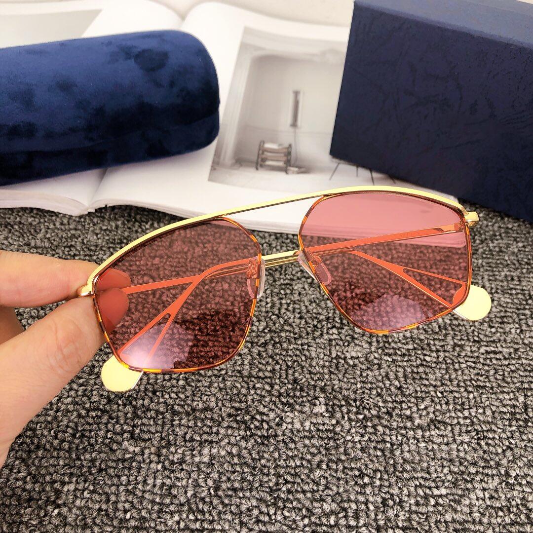 2022 Brand design Sunglasses women men designer Good Quality Fashion metal Oversized sun glasses vintage female male UV400
2022 Brand design Sunglasses women men designer Good Quality Fashion metal Oversized sun glasses vintage female male UV400