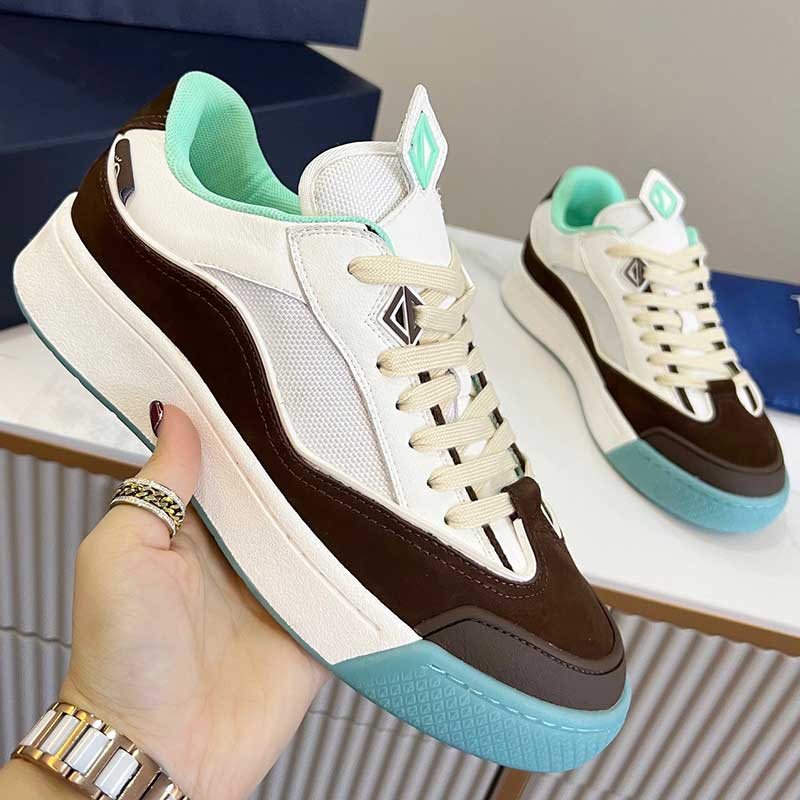 Mens and womens trendy sports shoes B713 skateboard sneakers jointly create spring fashion styles women jogging shoe non-slip soles size 35-46
Mens and womens trendy sports shoes B713 skateboard sneakers jointly create spring fashion styles women jogging shoe non-slip soles size 35-46