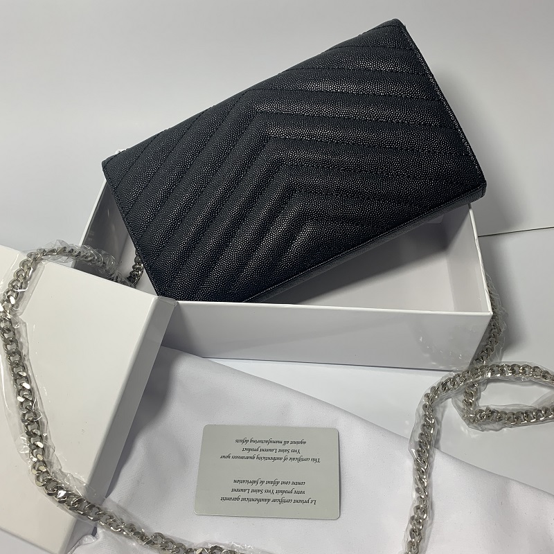 Original Box Fashion women crossbody bag Genuine Leather Handbag Shoulder bags Chain Purse card holder slot clutch Envelope Messenger, Red-gold chain
Original Box Fashion women crossbody bag Genuine Leather Handbag Shoulder bags Chain Purse card holder slot clutch Envelope Messenger, Red-gold chain