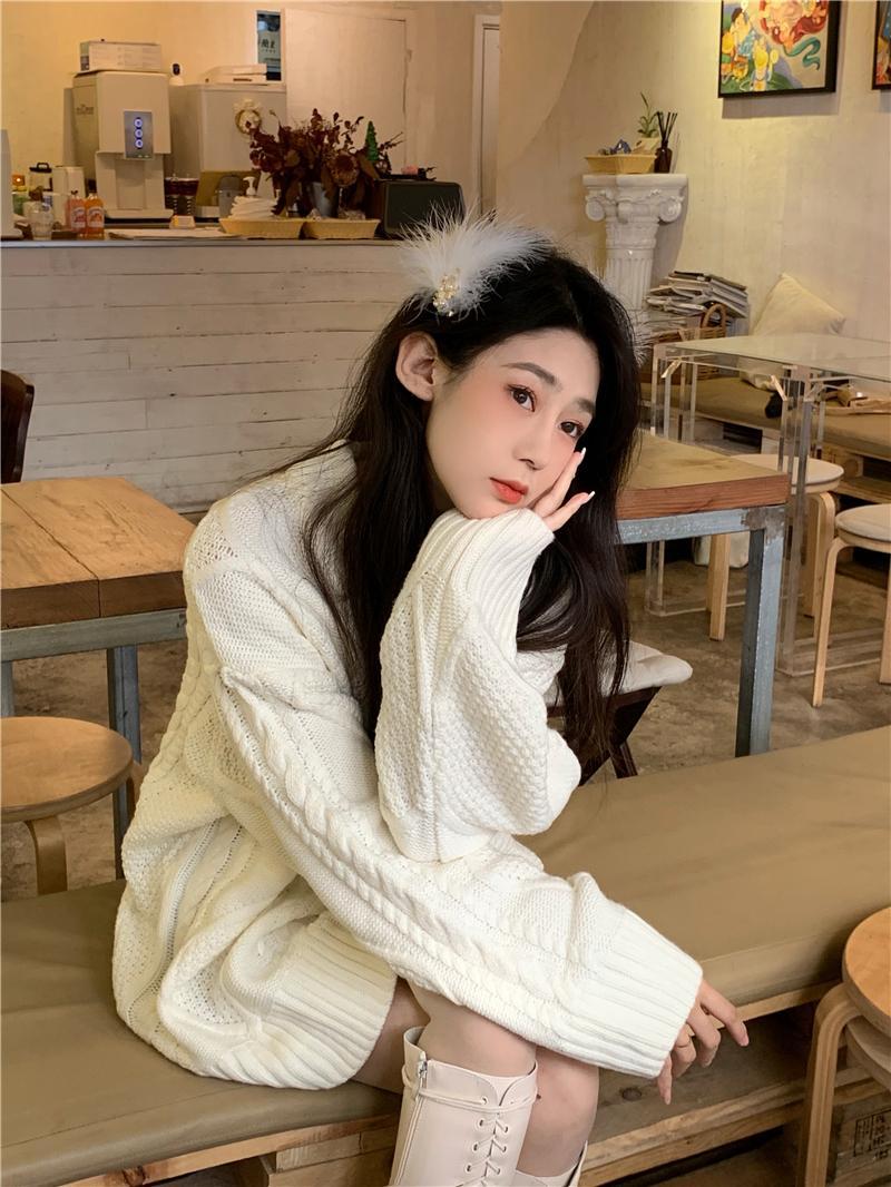 Women's Sweaters Autumn And Winter Twist Knitted Loose Medium Long Pullover White Wool Clothing, Sky blue
Women's Sweaters Autumn And Winter Twist Knitted Loose Medium Long Pullover White Wool Clothing, Sky blue