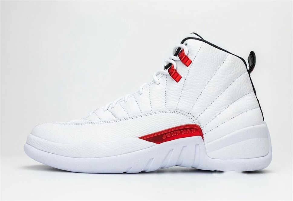 2021 Released Authentic 12 Twist White University Red Black Shoes Real Carbon Fiber Men Women Outdoor Sports Sneakers with Original Box
2021 Released Authentic 12 Twist White University Red Black Shoes Real Carbon Fiber Men Women Outdoor Sports Sneakers with Original Box