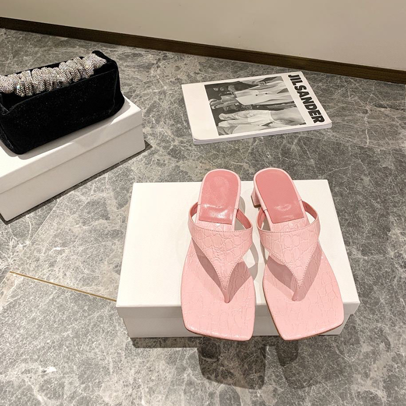 Fashion Designer Women Beach Sandals Crocodile Pattern Shoe Flip Flops Loafers Summer Flats Shoes Ladies Heel 4.5CM Sandal Leather Slipper Pink, Green
Fashion Designer Women Beach Sandals Crocodile Pattern Shoe Flip Flops Loafers Summer Flats Shoes Ladies Heel 4.5CM Sandal Leather Slipper Pink, Green