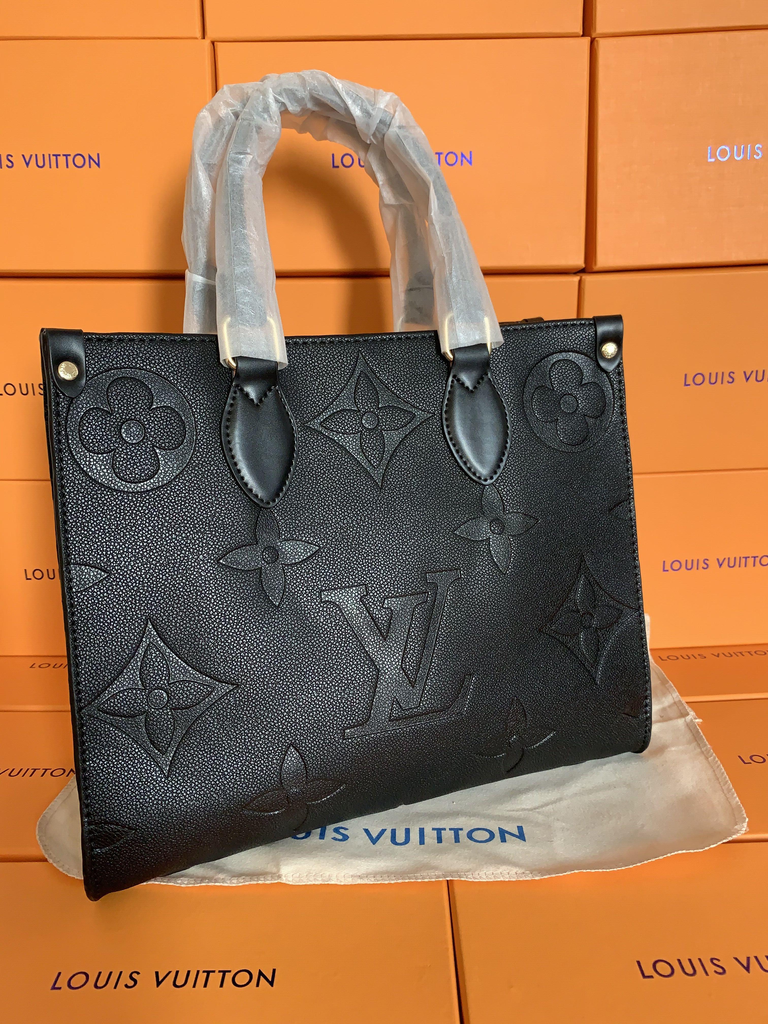 lv LOUIS BAG VITTON Designers Handbag High Quality Ladies Chain Shoulder Bag Leather Diamond Luxurys Evening Bags Cross body, Red;black
lv LOUIS BAG VITTON Designers Handbag High Quality Ladies Chain Shoulder Bag Leather Diamond Luxurys Evening Bags Cross body, Red;black
