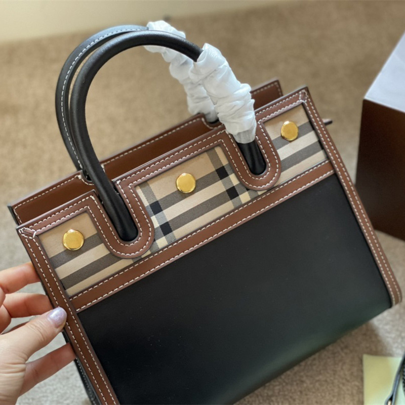 Title Taylor handbags designer bag Evening Bags women totes high quality leather size 26 * 20cm with box, Do not choose this option
Title Taylor handbags designer bag Evening Bags women totes high quality leather size 26 * 20cm with box, Do not choose this option