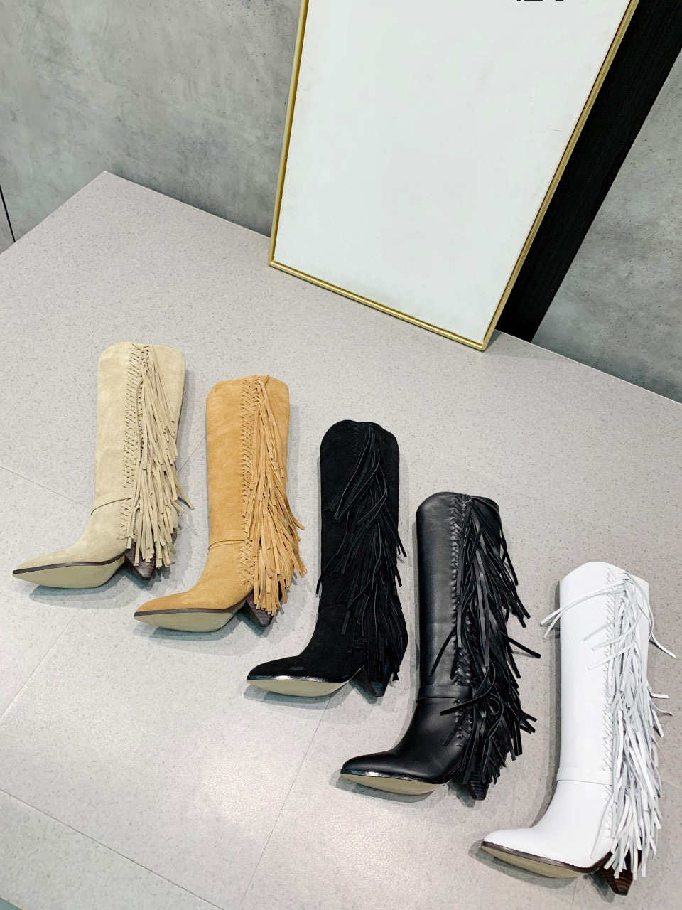 2021 Brand Women's boots Designer Genuine Leather Red Beige Canvas over the knee boot's Zipper Laces Casual shoes fashion High Heel Women luxury sneakers, As pic 3
2021 Brand Women's boots Designer Genuine Leather Red Beige Canvas over the knee boot's Zipper Laces Casual shoes fashion High Heel Women luxury sneakers, As pic 3
