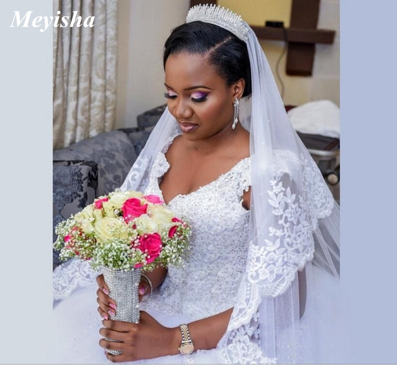 ZJ9064 White Ball Gown Wedding Dresses cap sleeve beading Gorgeous Lace V-Neck royal Train Plus Size Bridal Gowns Robe De Mariage