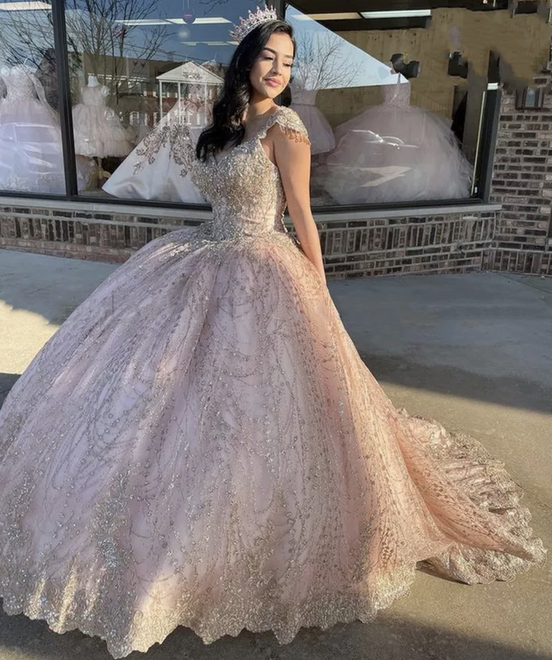 Vintage Champagne Gold Quinceanera Dresses V-Neck Cap Sleeve Lace Appliques Beaded Glitter Sequins Prom Party Princess Ball Gown Sweet 16 Dress Vestid