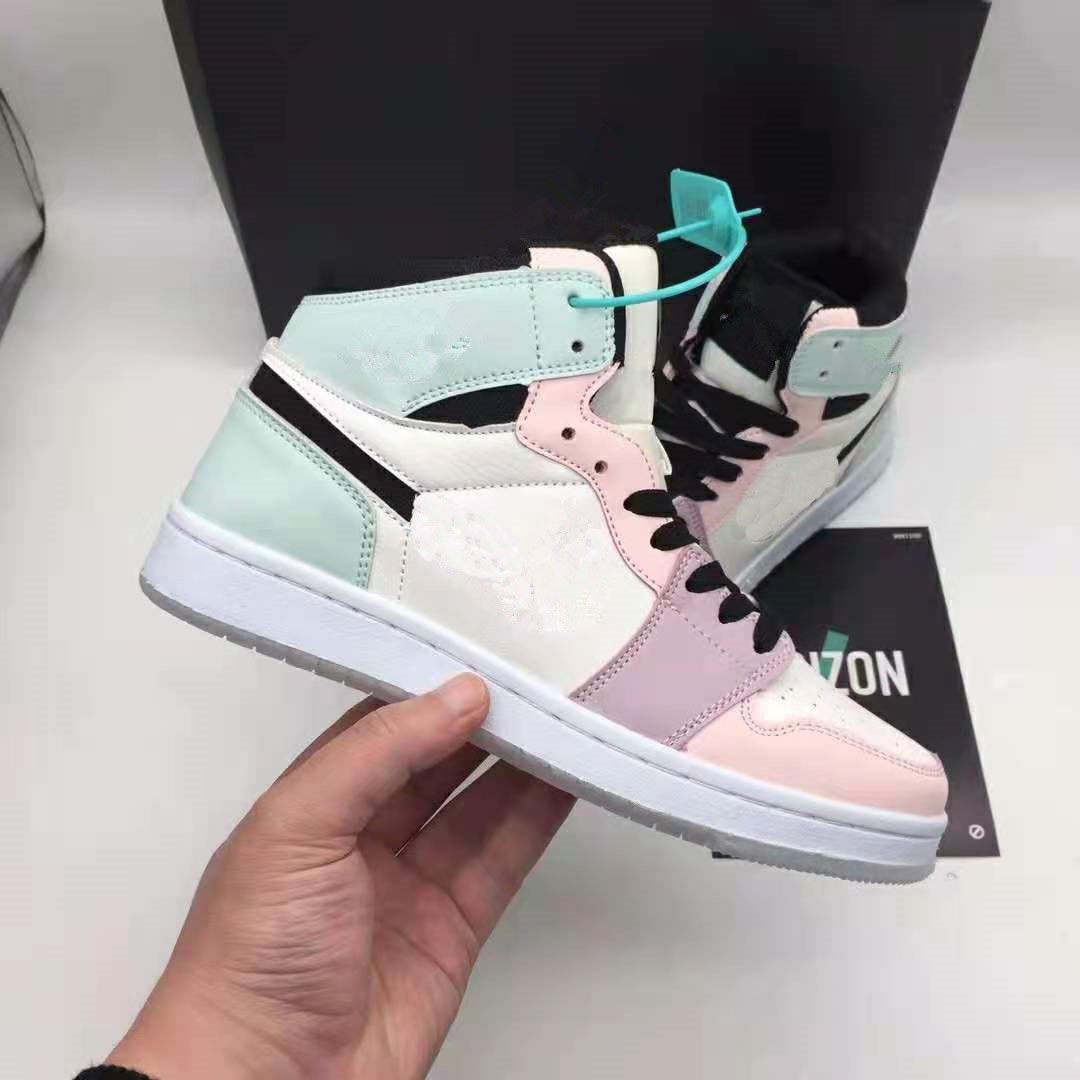 Comfortable Jumpman 1s Men Women Basket Shoes Sneakers Fashion High Top Lace-Up Leather Casual Flats Outdoor Unisex Zapatos Skateboard Shoe, Customize
Comfortable Jumpman 1s Men Women Basket Shoes Sneakers Fashion High Top Lace-Up Leather Casual Flats Outdoor Unisex Zapatos Skateboard Shoe, Customize