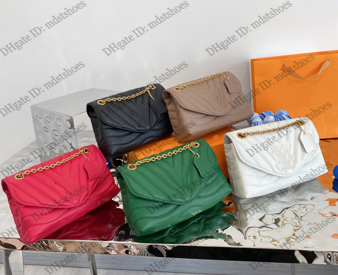 NEW WAVE CHAIN BAG V-shape Quilting Leather Designer Shoulder Bags for Women Lady Purse Socialite Luxury Casual Woman Handbag M58552
NEW WAVE CHAIN BAG V-shape Quilting Leather Designer Shoulder Bags for Women Lady Purse Socialite Luxury Casual Woman Handbag M58552