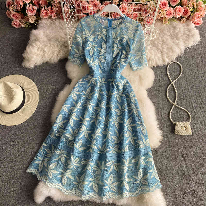 Women Luxury Lace Dress Female High Quality Elegant Short Sleeve Patchwork Leaf jacquard Retro Robe Femme Knee-length Vestidos 210525, Blue
Women Luxury Lace Dress Female High Quality Elegant Short Sleeve Patchwork Leaf jacquard Retro Robe Femme Knee-length Vestidos 210525, Blue