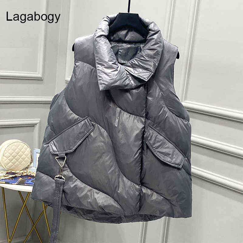 Lagabogy Winter Oversize White Duck Down Vest Women Coats Female Big Pocket Waistcoat Autumn Puffer Jacket Loose Parkas 211120