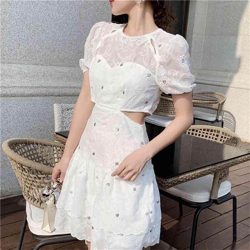 Summer Runway Design Women Embroidery O-Neck Puff Sleeve Mini Dress Retro Hollow High Waist Beach Chiffon 210519, Photo color
Summer Runway Design Women Embroidery O-Neck Puff Sleeve Mini Dress Retro Hollow High Waist Beach Chiffon 210519, Photo color