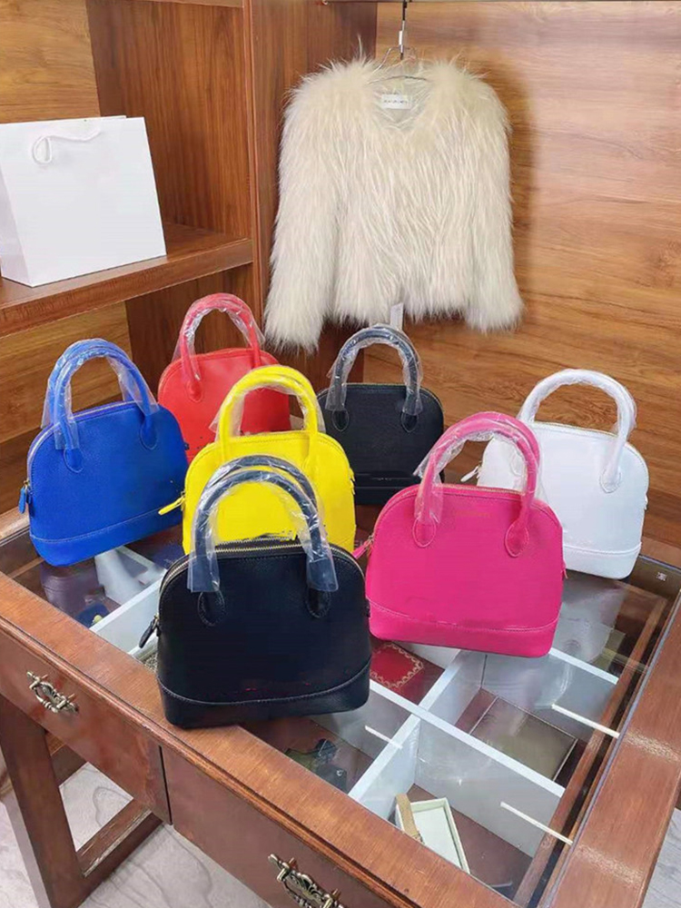 Handbags Luxurys Leather Designers Womens Retro Handle Purse Female Crossbody Bags Purses Shoulder Shell Bag 2021 Lady Letter Small Tote