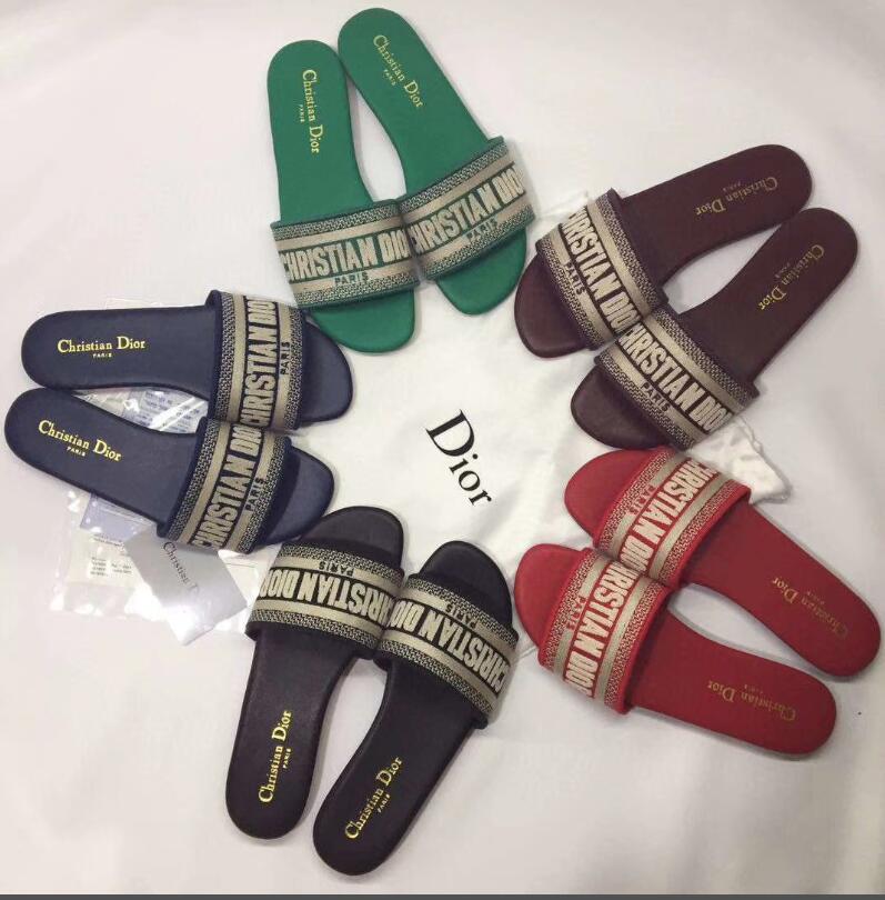 Women Dway Slide Slipper Embroidered Cotton upper Flat Sandal Leather Stripe Sole Printed Sandals Outdoor Beach Flip Flops Shoe Metallic Thread, Socks
Women Dway Slide Slipper Embroidered Cotton upper Flat Sandal Leather Stripe Sole Printed Sandals Outdoor Beach Flip Flops Shoe Metallic Thread, Socks