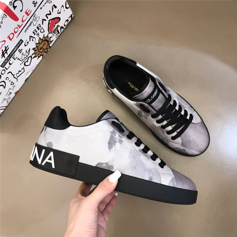 DGL DOLCGABBANAL 2021 Top Quality Designer Mens Casual Shoes Fashion Genuine Leather Sneakers Luxury Trainers EM64230-1, Black
DGL DOLCGABBANAL 2021 Top Quality Designer Mens Casual Shoes Fashion Genuine Leather Sneakers Luxury Trainers EM64230-1, Black