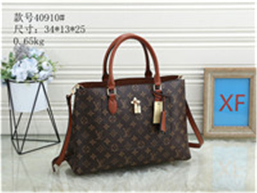 LV LOUIS Fashion ONTHEGO VITTON Womens Designers Handbags Shoulder Bag Luxurys Purses Luxury Clutch Women Leather Tote Ladies Cross
LV LOUIS Fashion ONTHEGO VITTON Womens Designers Handbags Shoulder Bag Luxurys Purses Luxury Clutch Women Leather Tote Ladies Cross