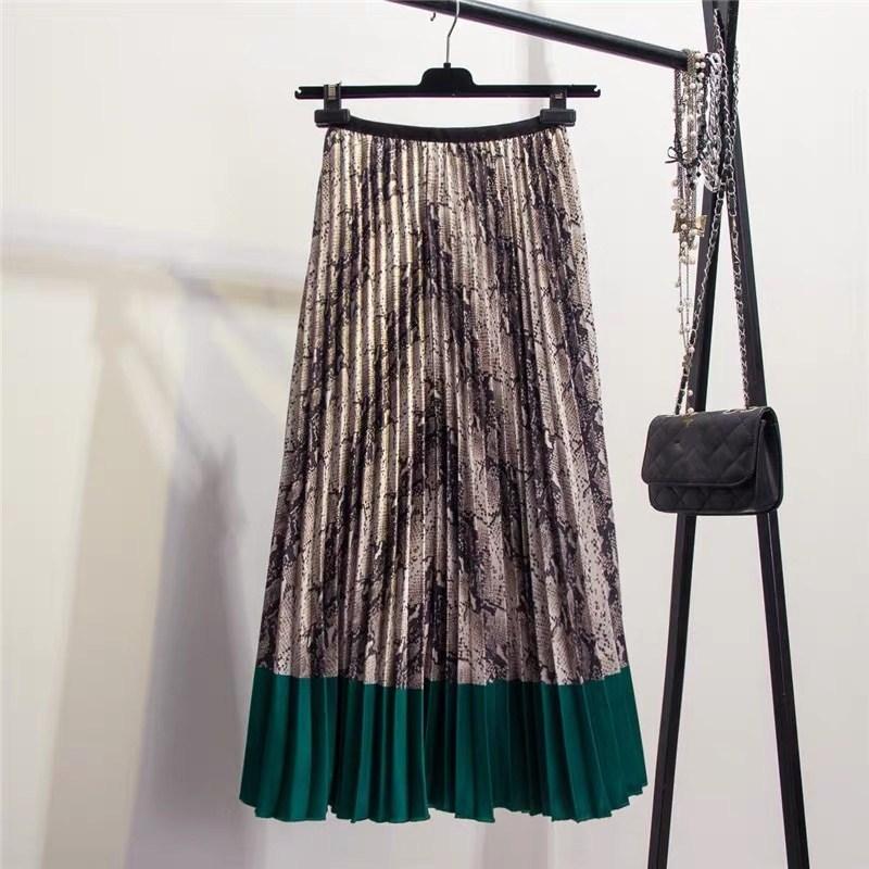 Skirts 2021 Spring Western Style Snakeskin Pattern Contrast Stitching Pleated Skirt Casual High Street A-Line, Black
Skirts 2021 Spring Western Style Snakeskin Pattern Contrast Stitching Pleated Skirt Casual High Street A-Line, Black