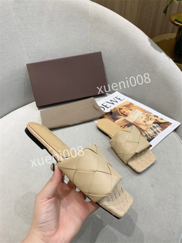 Super Sneakers Unisex 35-42 Casual Shoe With Shearling Handwritten Lettering And Crocodile-Print Leather Sequin Classi ww210502, Choose the color
Super Sneakers Unisex 35-42 Casual Shoe With Shearling Handwritten Lettering And Crocodile-Print Leather Sequin Classi ww210502, Choose the color