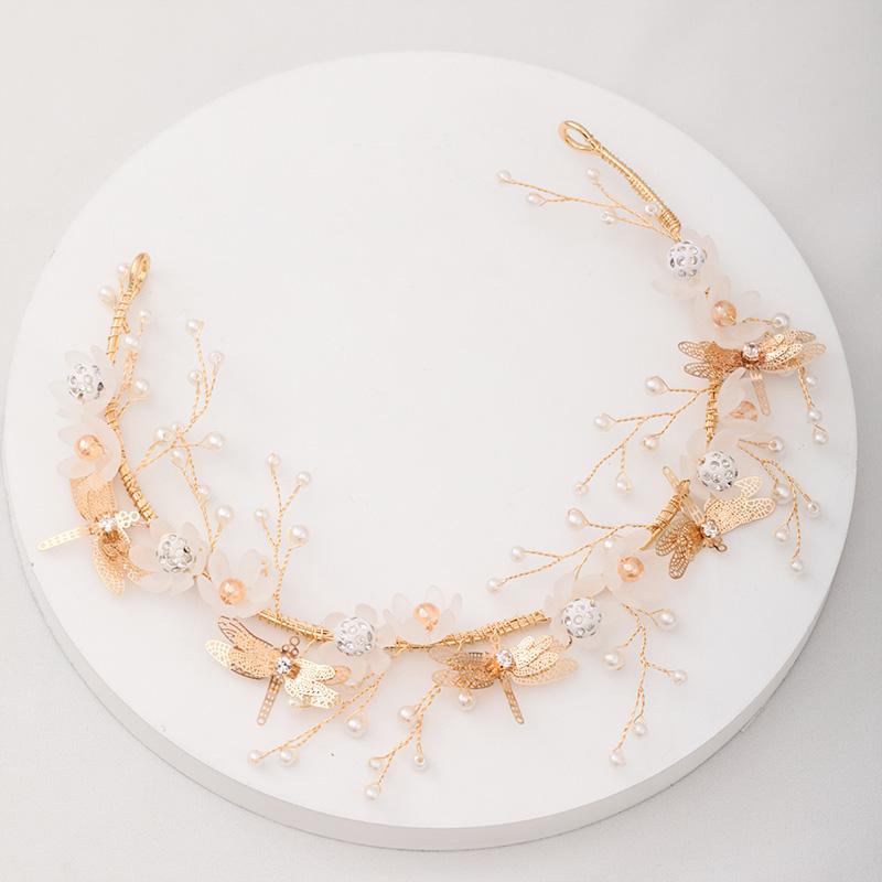 Hair Clips & Barrettes Sweet Headdress Faux Pearl White Flowers Dragonfly Decoration Gold Band Suitable Fairy Girl Wear Bride Jewelry EA, Golden;silver
Hair Clips & Barrettes Sweet Headdress Faux Pearl White Flowers Dragonfly Decoration Gold Band Suitable Fairy Girl Wear Bride Jewelry EA, Golden;silver