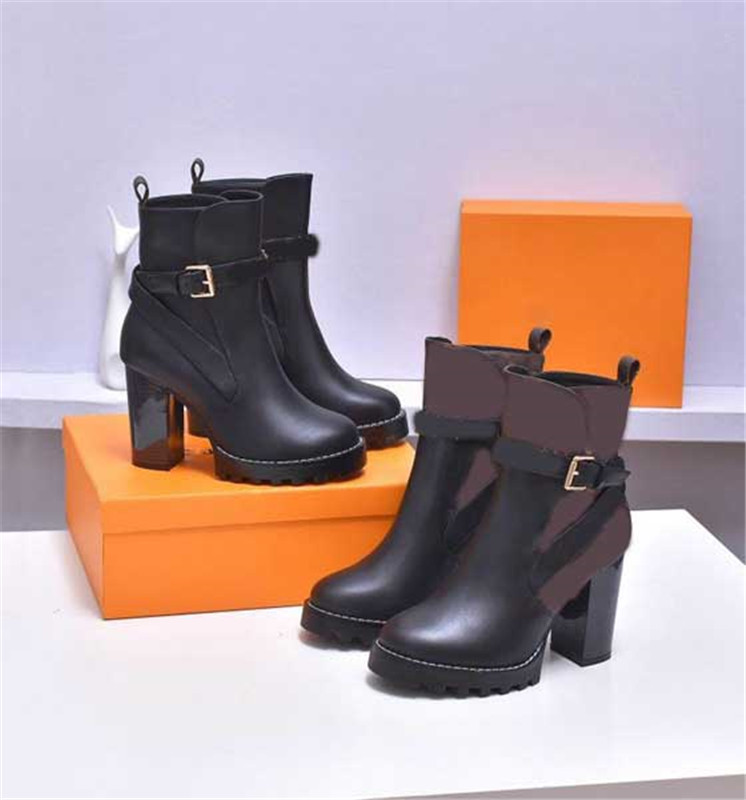 Designer Fashion Women Warm Martin Boots Autumn Winter Classic High-Heeled 9.5cm Ladies Thick heels Leather Casual Boot Large Size 35-42, Box
Designer Fashion Women Warm Martin Boots Autumn Winter Classic High-Heeled 9.5cm Ladies Thick heels Leather Casual Boot Large Size 35-42, Box