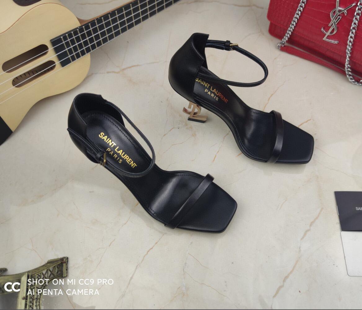 Women sandal Designer Sandals Metal High-heeled Women sandal Genuine leather Leather Wedding shoes, Black
Women sandal Designer Sandals Metal High-heeled Women sandal Genuine leather Leather Wedding shoes, Black