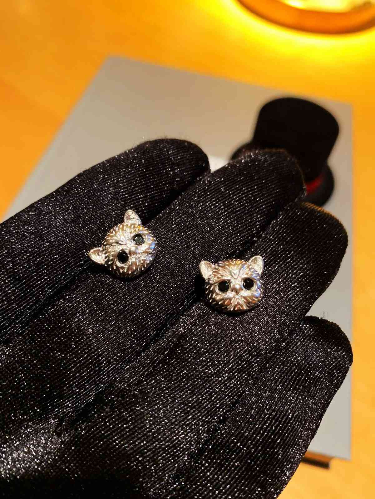 70% OFF Luxury Jewelry colorful compass Cat Earrings inlaid with S925 Tremella nails
70% OFF Luxury Jewelry colorful compass Cat Earrings inlaid with S925 Tremella nails