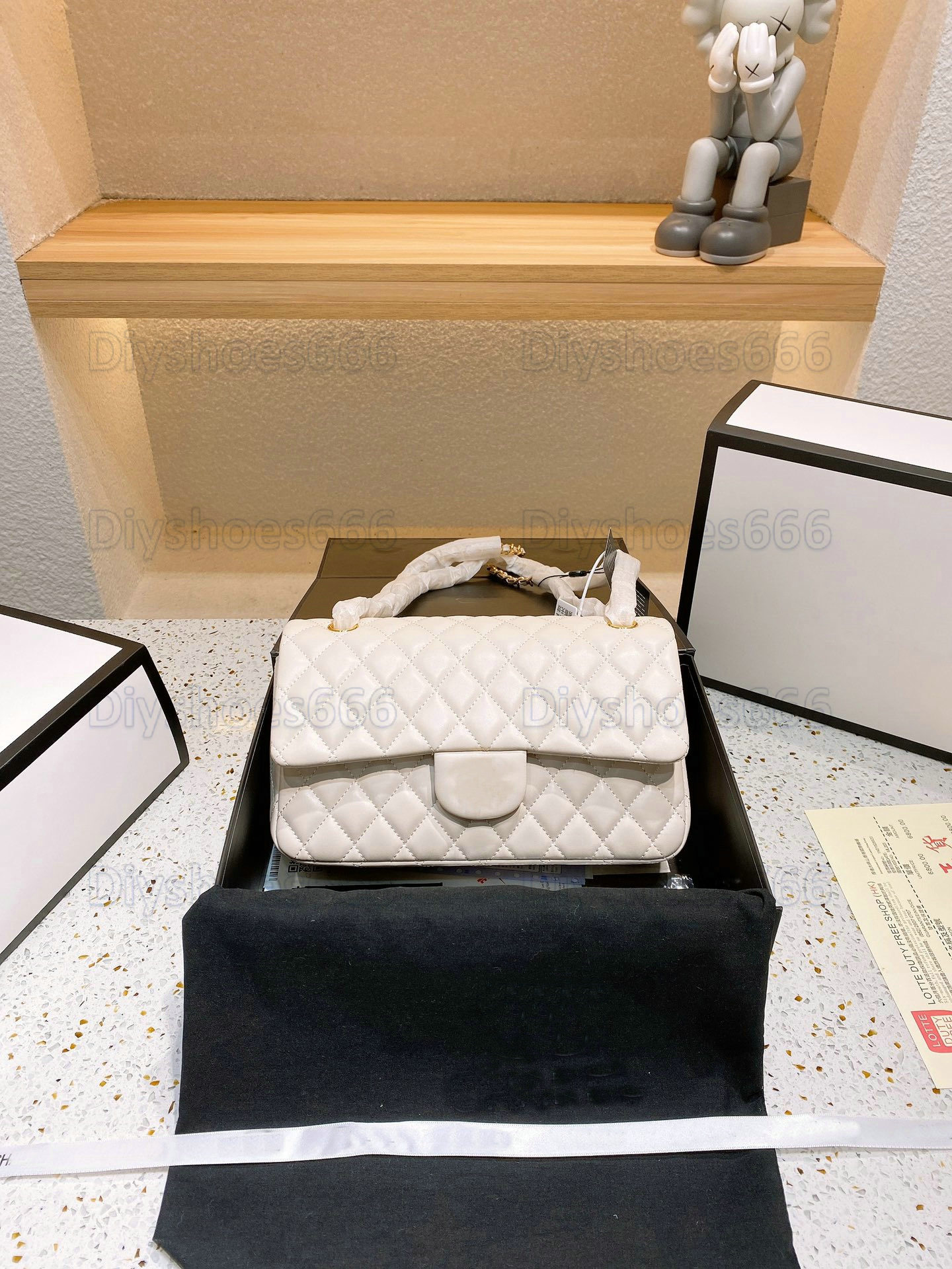 Classic Caviar Quilted Jumbo Double Flap Black Chain Shoulder Bag Boutique Turn Lock ball Pattern Holster Crossbody Turing machine bags Handbag
Classic Caviar Quilted Jumbo Double Flap Black Chain Shoulder Bag Boutique Turn Lock ball Pattern Holster Crossbody Turing machine bags Handbag