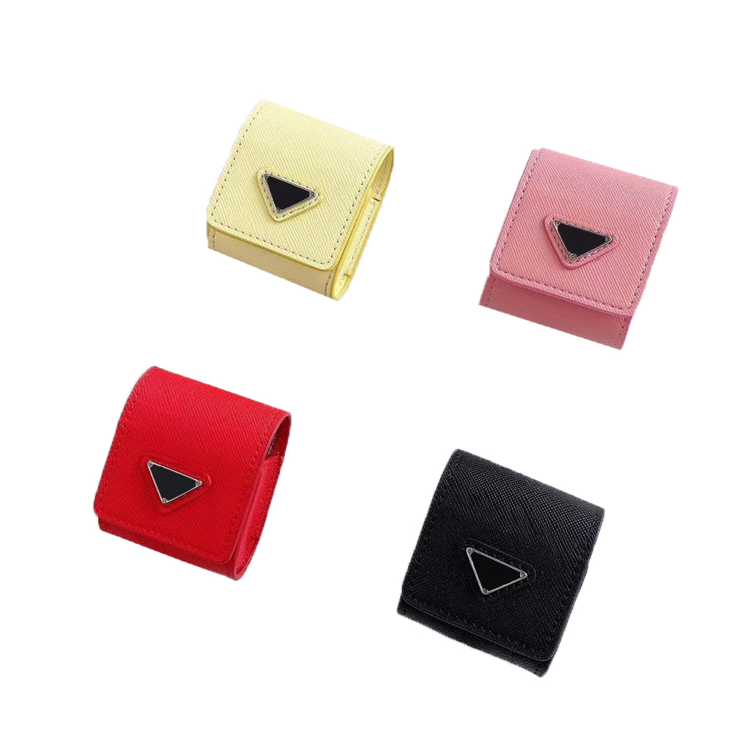 Luxury Designer Bluetooth Airpods headset protection Earphone case suitable for 1 / 2 Pro3 It is made of high quality leather and fashionable with metal buckle
Luxury Designer Bluetooth Airpods headset protection Earphone case suitable for 1 / 2 Pro3 It is made of high quality leather and fashionable with metal buckle