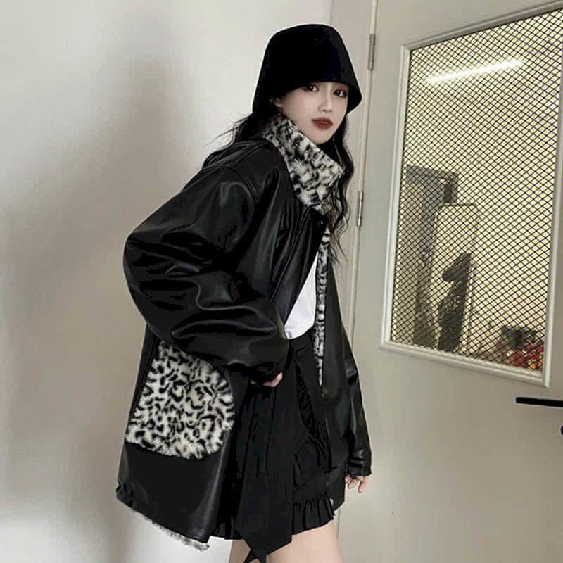 Women's Leather & Faux PU Jacket Blow Up Street Men Autumn Winter 2022 Locomotive Clothes Leopard Both Sides Wear Thick Padded Coat, Black
Women's Leather & Faux PU Jacket Blow Up Street Men Autumn Winter 2022 Locomotive Clothes Leopard Both Sides Wear Thick Padded Coat, Black