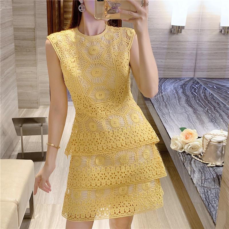 Casual Dresses ZAWFL Self Portrait Floral Embroidery Mesh O-Neck Sleeveless Mini Dress 2021 Summer Women High Waist Ruffles Layer Cake, Picture color
Casual Dresses ZAWFL Self Portrait Floral Embroidery Mesh O-Neck Sleeveless Mini Dress 2021 Summer Women High Waist Ruffles Layer Cake, Picture color