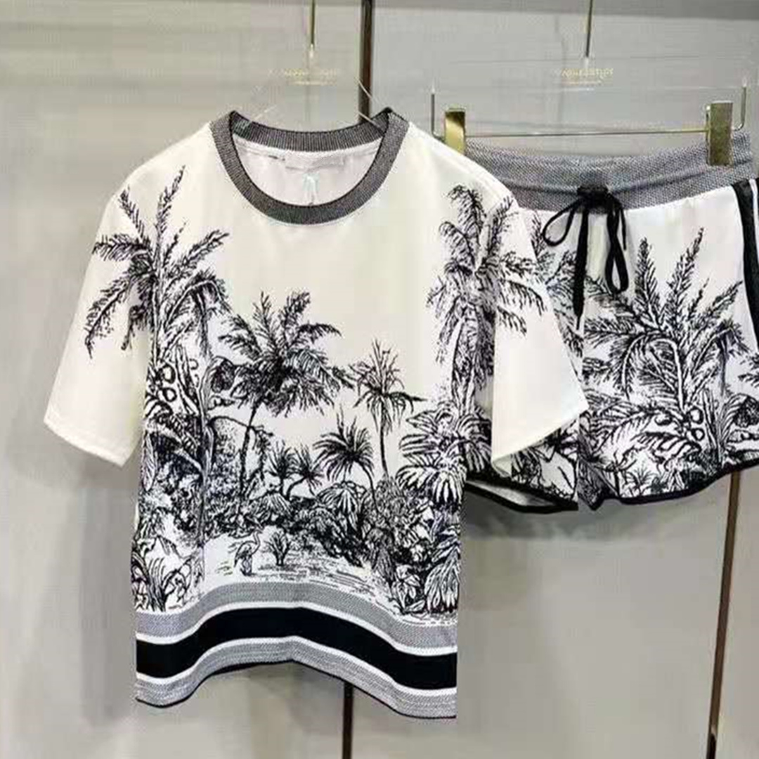 women tracksuits with letters pattern printed t shirts shorts two pieces sets for lady outwears sport tracksuit hooded undershirt suit, Gray
women tracksuits with letters pattern printed t shirts shorts two pieces sets for lady outwears sport tracksuit hooded undershirt suit, Gray